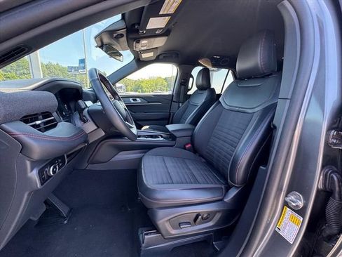Used 2025 Ford Explorer ST-Line AWD/4WD image 19