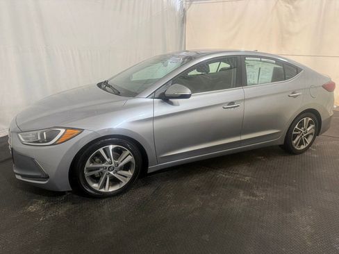 Used 2017 Hyundai Elantra Limited image 2
