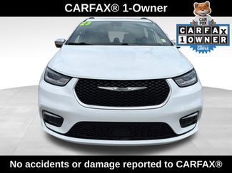 Used 2023 Chrysler Pacifica Pinnacle FWD video 2
