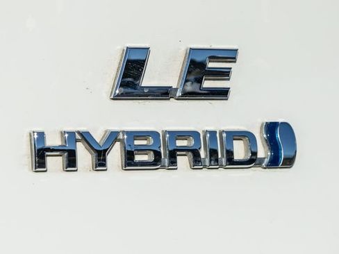 Used 2022 Toyota RAV4 LE image 6