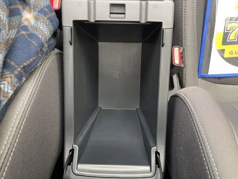 Used 2025 Subaru Crosstrek 2.0i Premium image 11