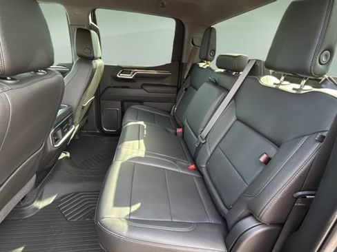 Used 2022 Chevrolet Silverado 1500 LTZ AWD/4WD image 19