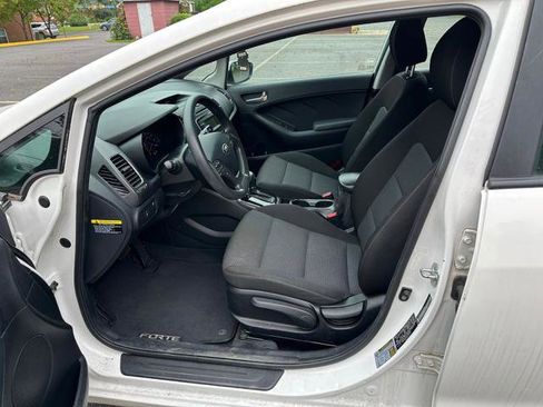 Used 2018 Kia Forte LX image 6