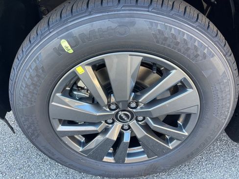 New 2025 Nissan Pathfinder SV image 26