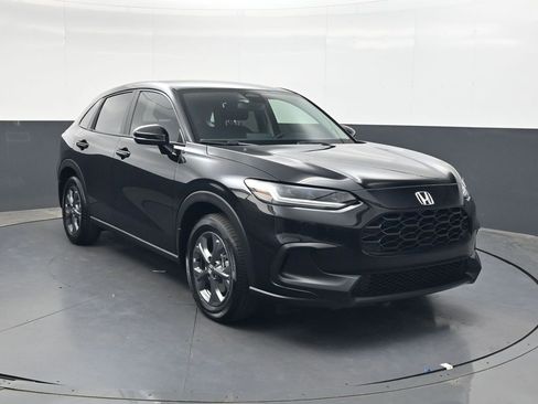 New 2026 Honda HR-V LX image 2