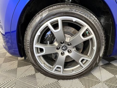 Used 2022 Maserati Levante Modena AWD/4WD image 14