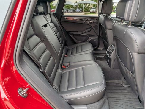 Certified 2026 Porsche Macan AWD/4WD image 23