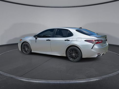 Used 2021 Toyota Camry SE w/ Convenience Package FWD image 6