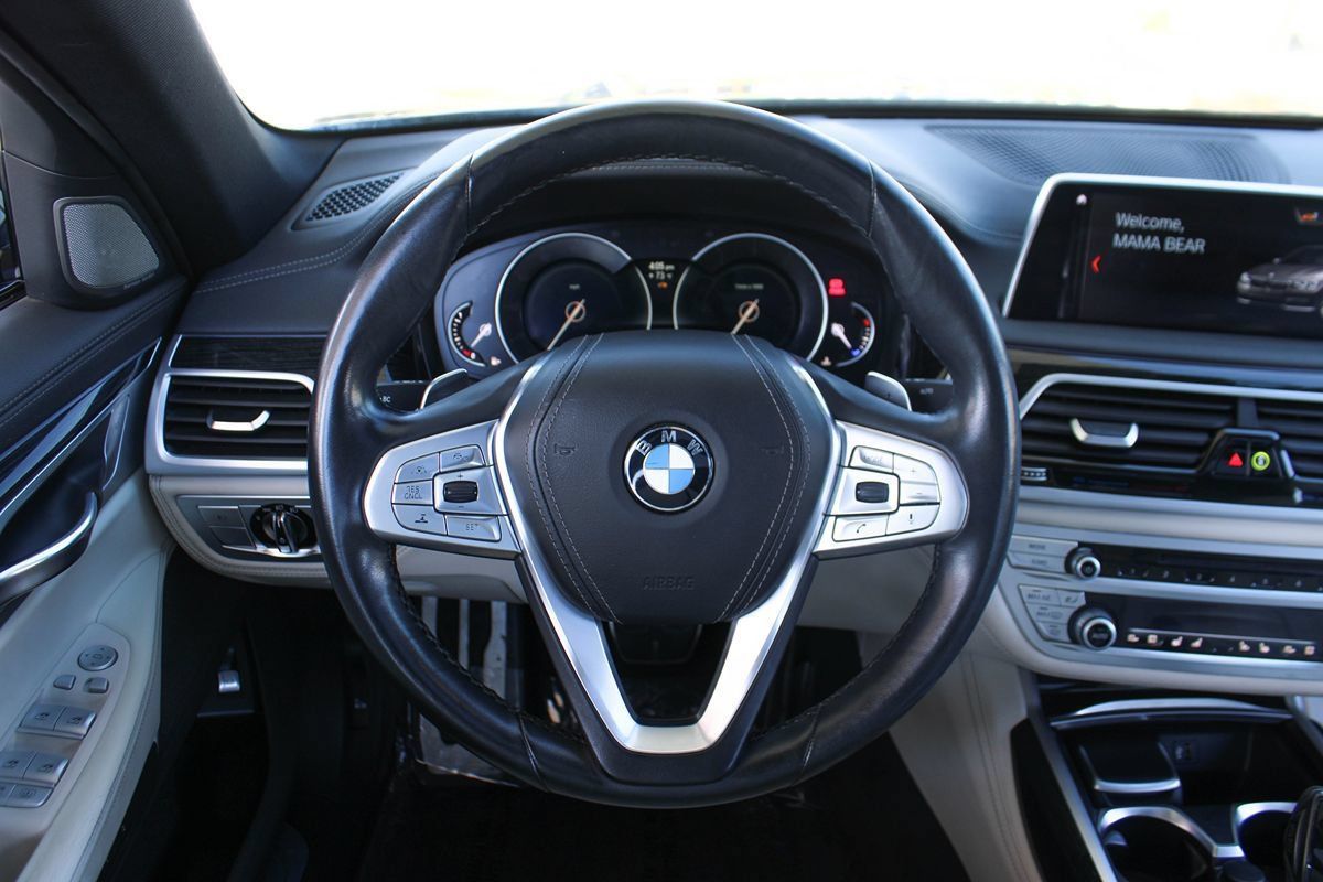Used 2019 BMW 750i RWD image 26