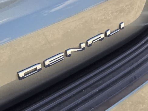 Used 2023 GMC Yukon Denali w/ Denali Reserve Package RWD image 7