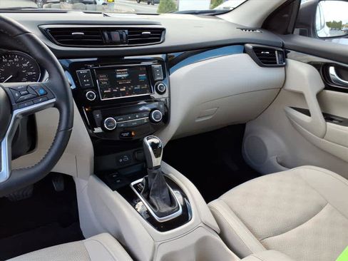 Certified 2022 Nissan Rogue Sport SV w/ Technology Package image 15