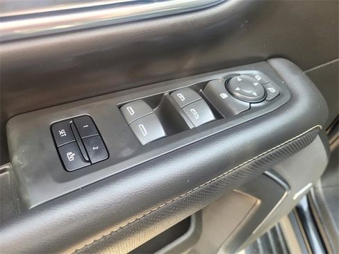 Used 2023 GMC Yukon SLT image 21