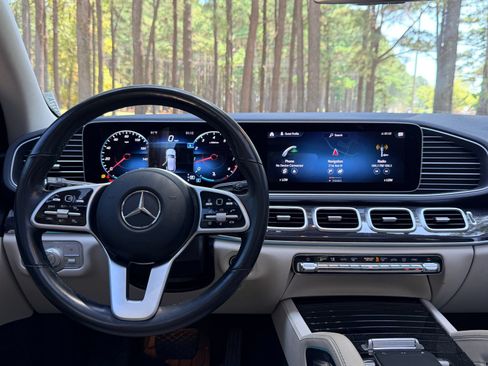Used 2021 Mercedes-Benz GLE 350 image 3