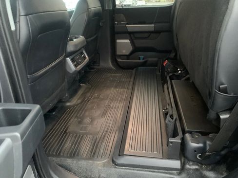 Certified 2024 Ford F250 Lariat w/ Black Appearance Package image 17