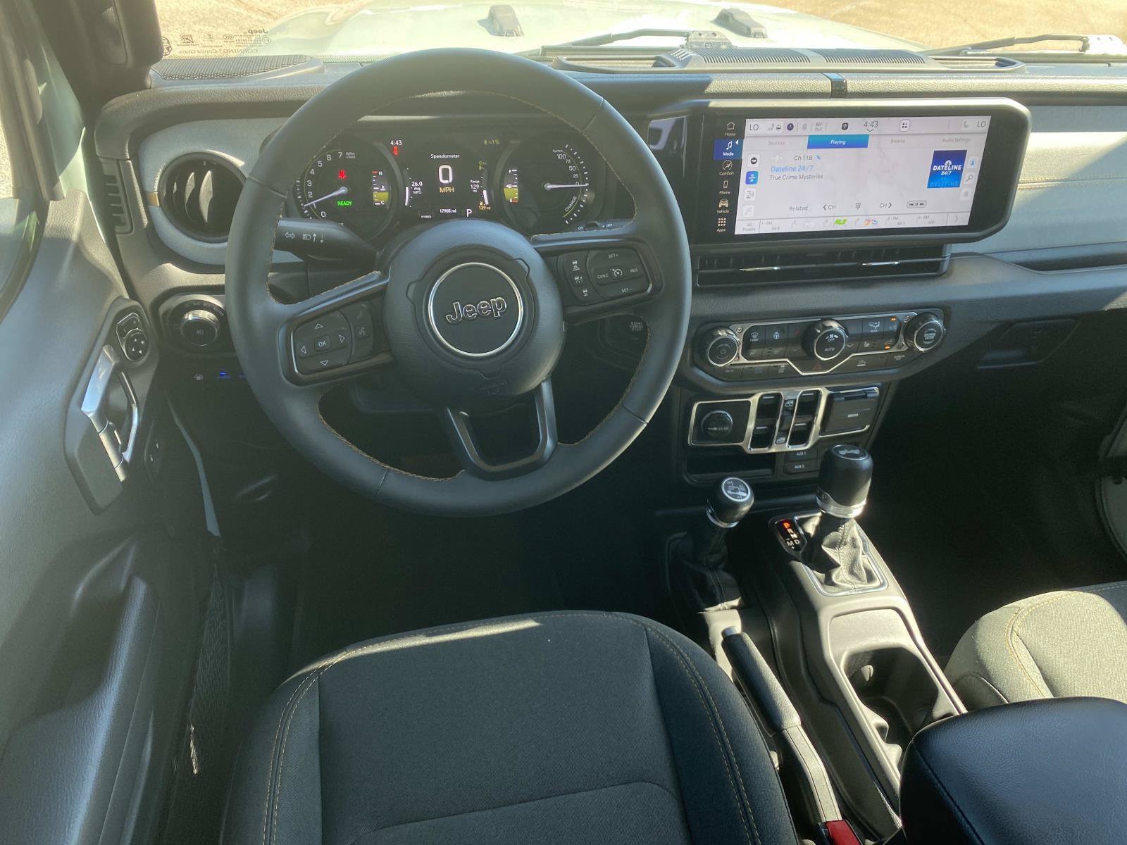 Used 2024 Jeep Wrangler Unlimited w/ Convenience Group AWD/4WD image 19