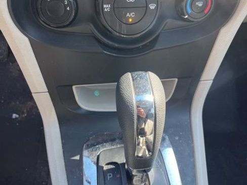 Used 2012 Ford Fiesta SE FWD image 23