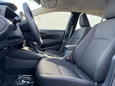 Used 2025 Toyota Corolla LE image 24