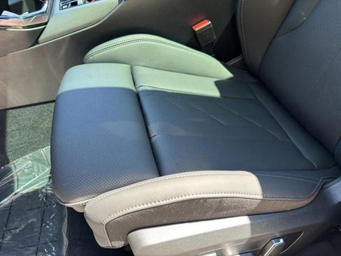 Used 2025 BMW X3 xDrive30i w/ Premium Package image 38