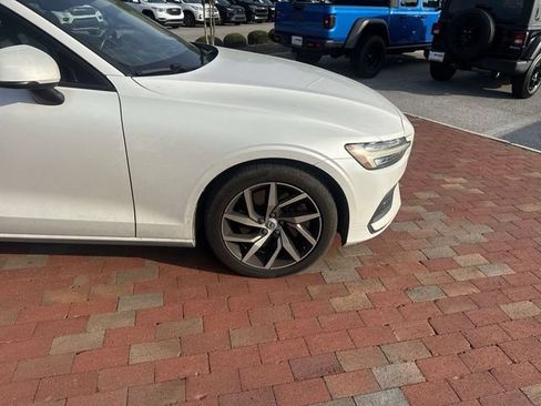 Used 2020 Volvo S60 T6 Momentum AWD/4WD image 17