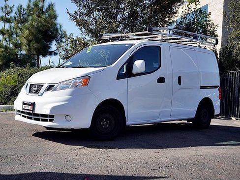 Used 2020 Nissan NV200 SV image 2