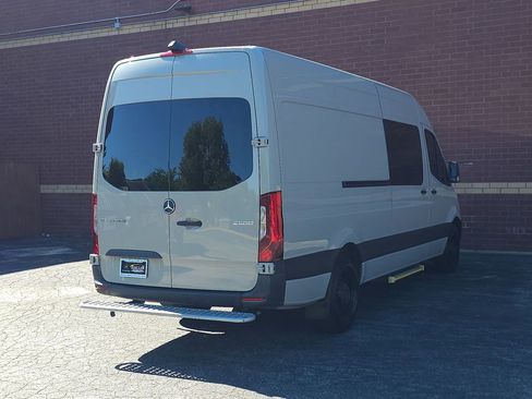 Used 2023 Mercedes-Benz Sprinter 2500 image 27