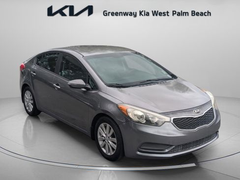 Used 2016 Kia Forte LX w/ LX Popular Plus Package image 2