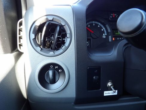 Used 2014 Ford E-150 and Econoline 150 image 18