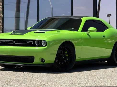 Used 2015 Dodge Challenger R/T w/ Quick Order Package 22B R/T RWD image 2