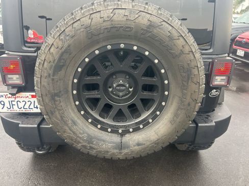 Used 2011 Jeep Wrangler Unlimited Sport image 20