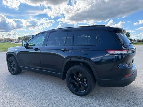 Used 2024 Jeep Grand Cherokee L Limited w/ Black Appearance Package AWD/4WD image 2