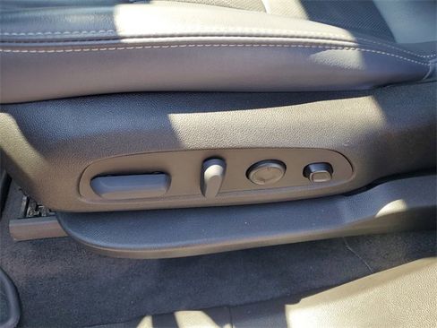 Used 2023 Buick Enclave Premium w/ Experience Buick Package image 7