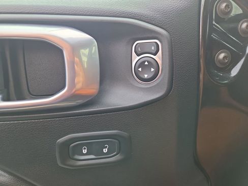 Used 2021 Jeep Gladiator Sport image 12