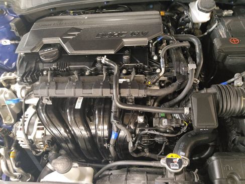 Used 2025 Hyundai Elantra Sport FWD image 30