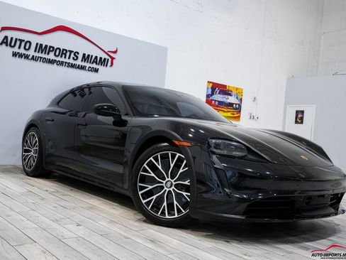 Used 2021 Porsche Taycan 4 Cross Turismo AWD/4WD image 27