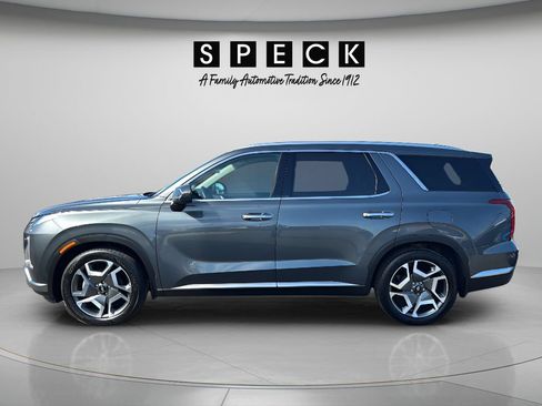 Used 2023 Hyundai Palisade Limited AWD/4WD image 2