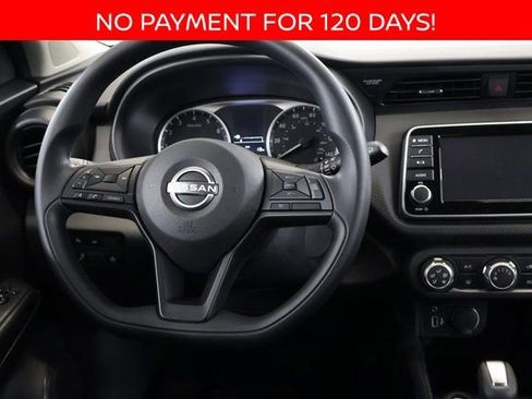 New 2025 Nissan Kicks Play S image 11