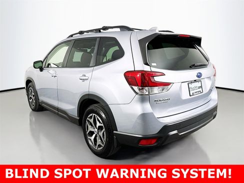 Used 2020 Subaru Forester Premium image 5