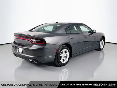 Used 2020 Dodge Charger SXT image 5