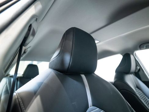 Certified 2020 Toyota Camry SE image 15