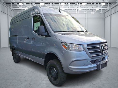 New 2025 Mercedes-Benz Sprinter 2500 image 2