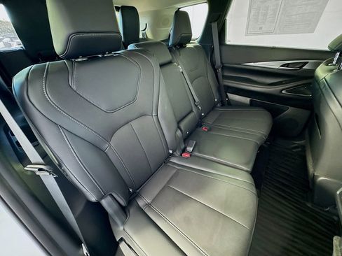 Used 2026 INFINITI QX60 Luxe w/ Cargo Package FWD image 30