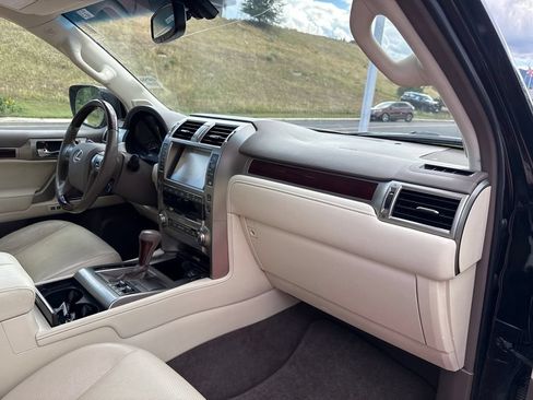Used 2019 Lexus GX 460 Premium w/ Premium Package AWD/4WD image 33