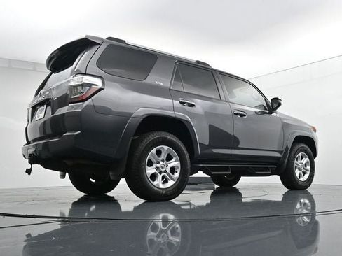 Used 2022 Toyota 4Runner SR5 Premium w/ Moonroof Package AWD/4WD image 35