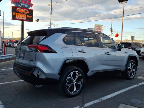 Certified 2024 Toyota RAV4 XSE w/ Premium Package AWD/4WD image 6