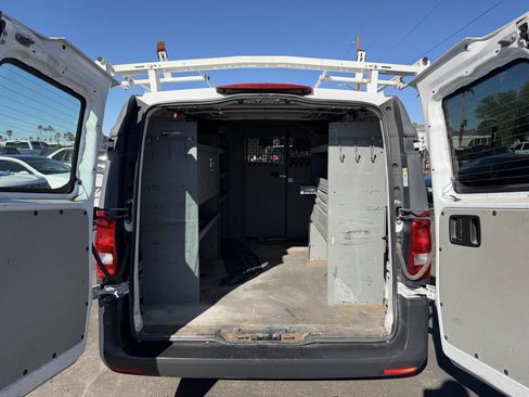 Used 2016 Mercedes-Benz Metris image 10