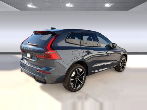 Used 2026 Volvo XC60 B5 Plus w/ Protection Package Premier AWD/4WD image 8