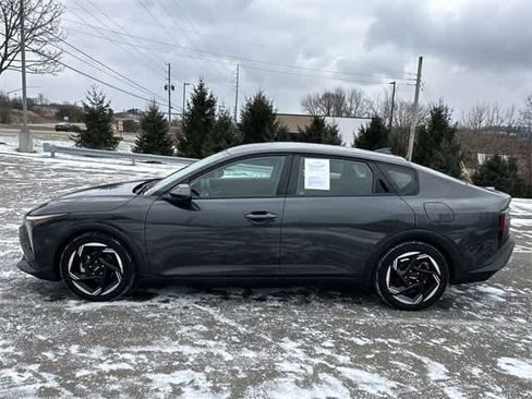 Used 2025 Kia K4 EX image 2