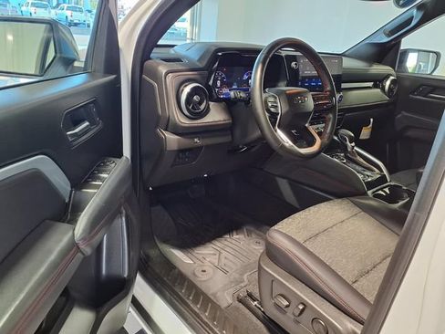 Used 2026 Chevrolet Colorado Z71 w/ Technology Package AWD/4WD image 7
