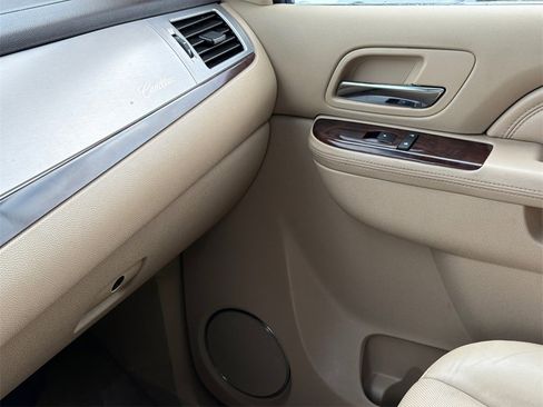 Used 2013 Cadillac Escalade Luxury image 37