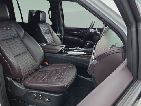 Used 2021 Cadillac Escalade ESV Sport Platinum w/ Heavy-Duty Trailer Package AWD/4WD image 16